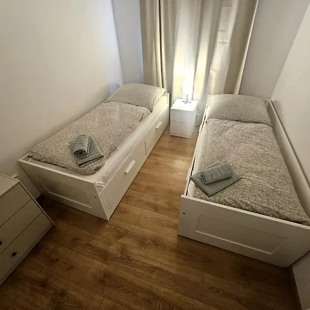 Pokojne Spanie S Bezpecnym Parkovanim 10 Minut Od Dialnice Pre 6 Osob Dovolenkový dom