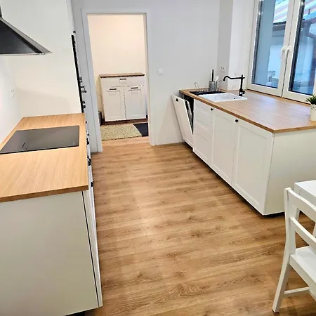 Dovolenkový dom Pokojne Spanie S Bezpecnym Parkovanim 10 Minut Od Dialnice Pre 6 Osob *
