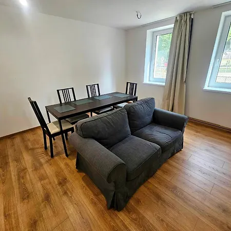 Dovolenkový dom Pokojne Spanie S Bezpecnym Parkovanim 10 Minut Od Dialnice Pre 6 Osob Bzince pod Javorinou